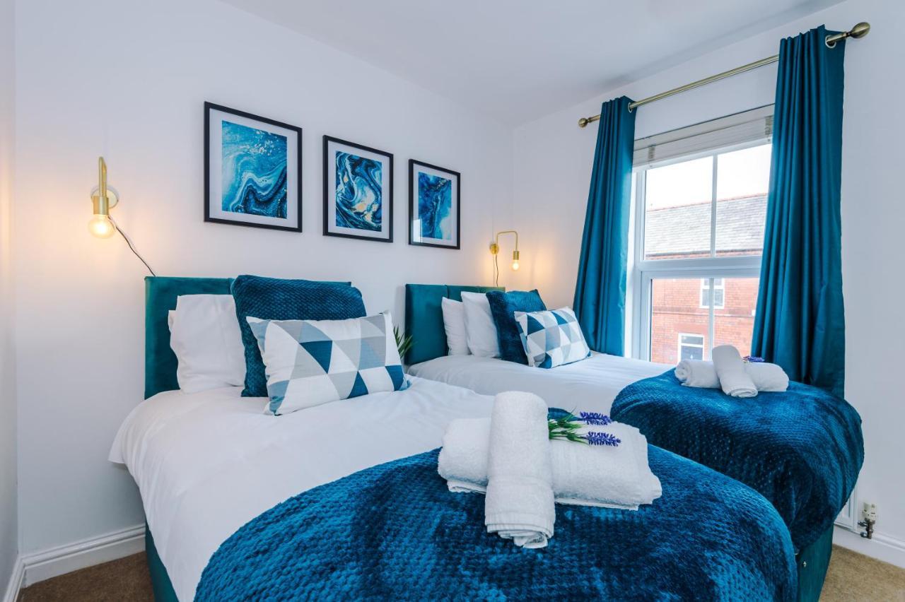 Pristine 2-Bed House In Chester By 53 Degrees Property, Ideal For Families & Small Groups, Great Location - Sleeps 6 Hough Green Exterior foto